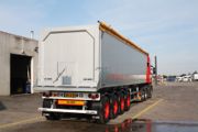 Transportvirksomhed i Sor har taget en ny fire-akslet tip-trailer i brug