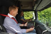Lastbilproducent tager iPad i brug i undervisning i konomikrsel