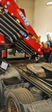 Kran-leverand�r styrker sit servicenetv�rk med hydraulikeksperter 