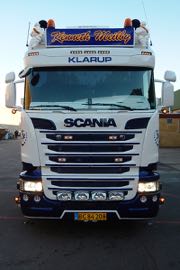 Vognmand k�rer frem med 450�ere