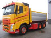 Vognmand p Falster ruller ud med sand-grus-sten i ny Volvo FH