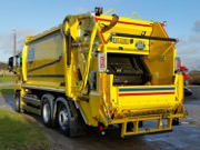 Renovationsbilen i Thy er gul og ny