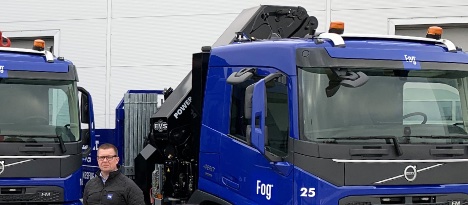 Trælastvirksomhed i Lyngby tager tre nye kranbiler i brug