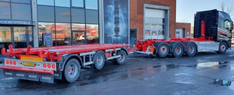 Kib�k-vognmand k�rer fra Holstebro  med komplet tr�k