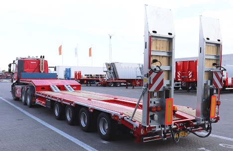 Entreprenr-virksomhed har hentet fire-akslet maskintrailer til Fyn