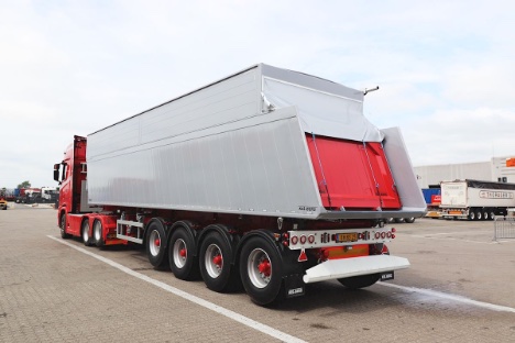 Fyns vognmand har f�et tiptrailer med overbygning 