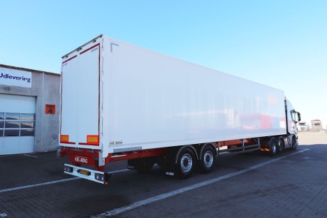 Fynsk fdevarevirksomhed krer ud med to-akslet boks-trailer