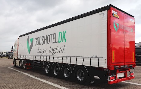 Transportvirksomhed med hotel til gods tr�kker gardinerne for - og fra