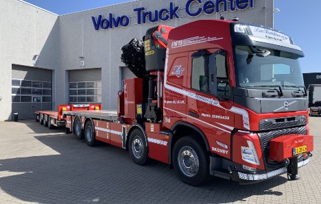 Vognmand i Galten har f�et ny fire-akslet med tandeml�ft