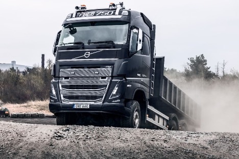 Lastbilproducent øger sikkerheden ved kørsel under krævende forhold
