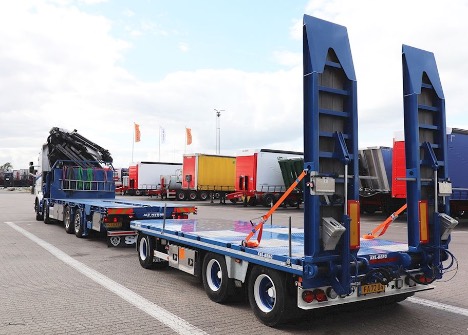 Vognmand i Himmerland har fået maskinanhænger med udtræk