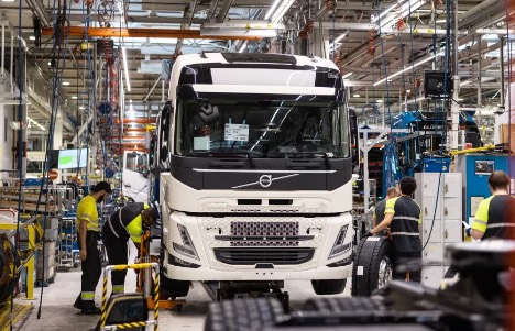 Serieproduktion af batteri-elektriske lastbiler begynder i Belgien