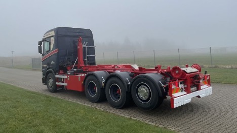 Kroghejset er monteret på lastbil med tripple bogie