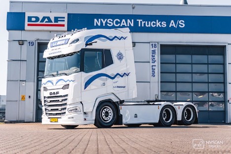 Tre-akslet tr�kker er sendt til Hedehusene med ekstraudstyr