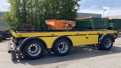 Containerp�h�ngsvogn er k�rt ud fra opbyggervirksomhed i Herlev