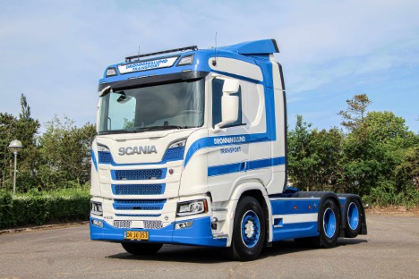 Ny tr�kker leverer V8-kr�fter til drivaksel og kraftudtag