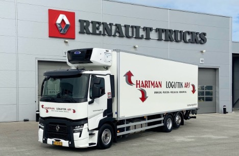 Logistikvirksomhed i Greve har taget fat i en ny tre-akslet kølebil