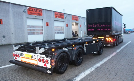 Skrothandler har overf�rt en nye tre-akslet anh�nger til Skibby p� Sj�lland