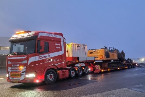 Hedensted-vognmand trkker tunge ls med 530 heste i fire-akslet tungtrkker