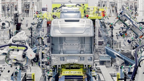 Svensk lastbilproducent åbner produktionsanlæg i Kina - med kapacitet på 50.000 køretøjer årligt