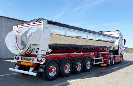 Vognmand fra Midtsjlland har fet ny fire-akslet tip-trailer med aluflge