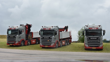 Transportvirksomhed i Roskilde har fet opbygget tre nye flere-akslede lastbiler i Snderjylland