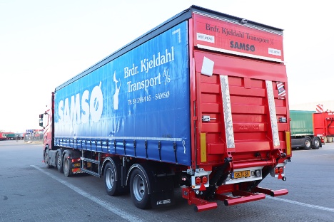 Sams�-virksomhed fik gardintrailer med fast tag inden sneen faldt