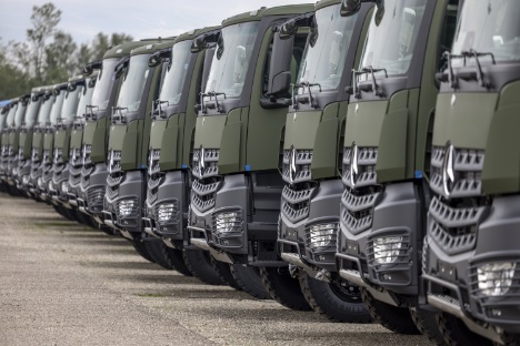 Tysk lastbilproducent styrker satsningen p� forsvar med nyt globalt brand