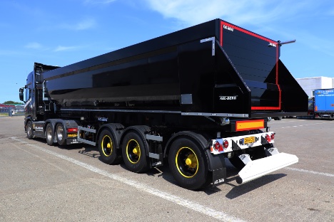 Roskilde-firma har f�et en ny tre-akslet citytrailer med tip